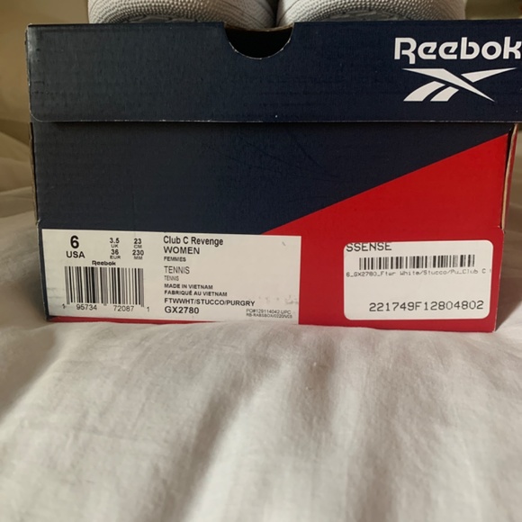In box NWT Women's Reebok x Ssense Club C Revenge - Picture 5 of 5